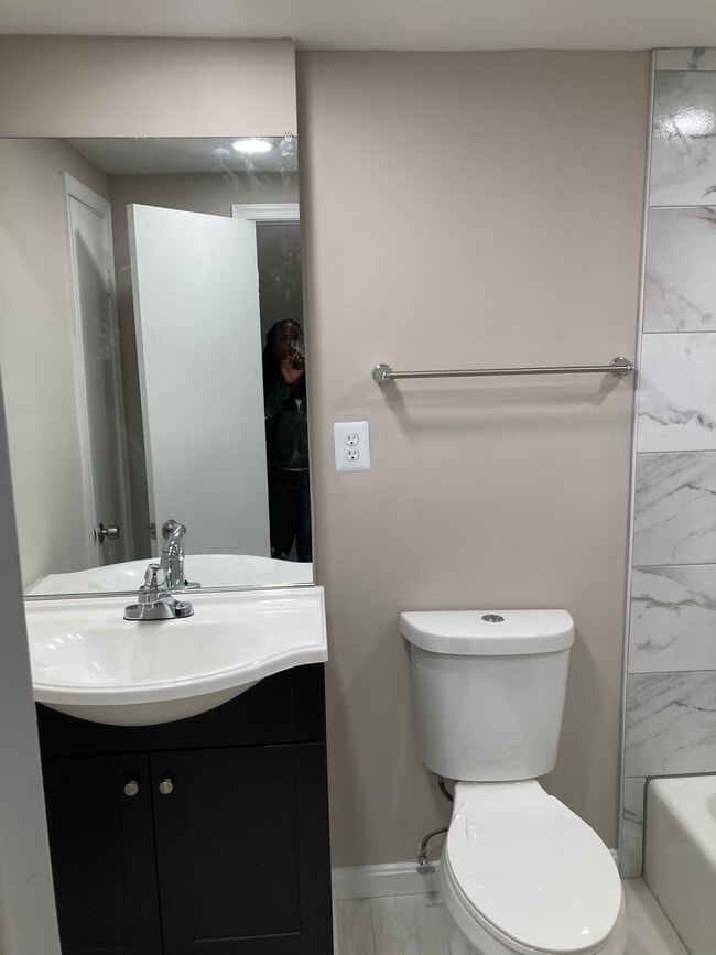 Photo - 1605 Addison Rd S