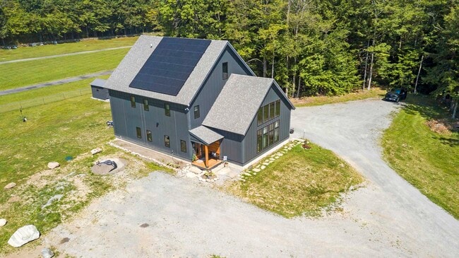 Building Photo - 896 Melendy Hill Rd Rental