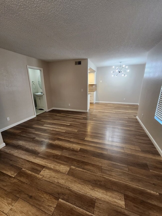 Photo - 1744 Longbranch Ave
