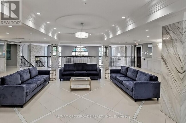 Photo - 99 S Town Centre Blvd