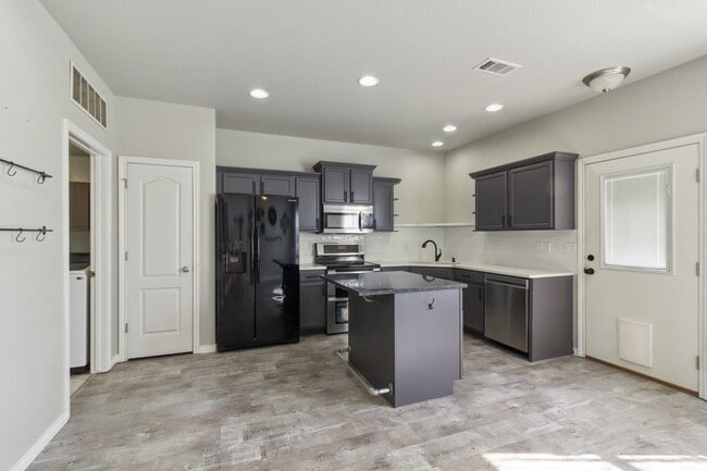 Photo - 5552 W 29th St