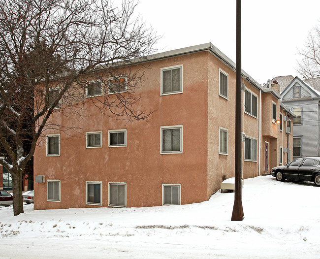 Building Photo - 224 Bates Ave Rental