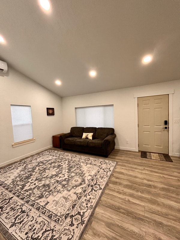 Photo - 826 Burton Ave