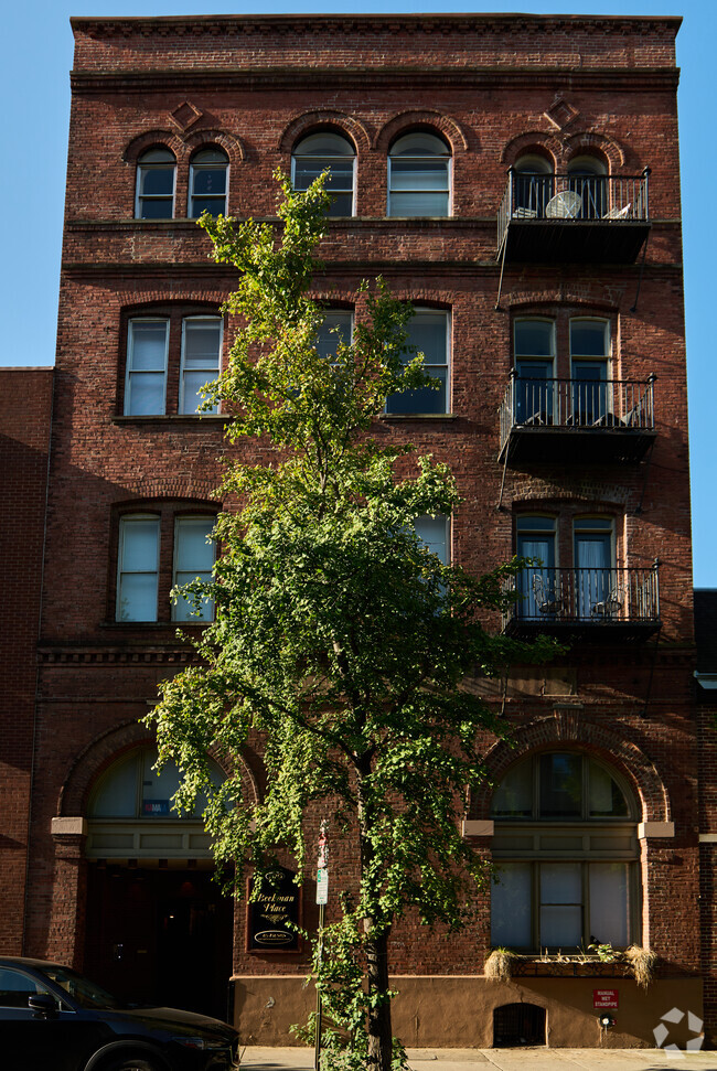 Building Photo - Beekman Place Rental