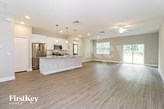 Photo - 121 Dailey St SE