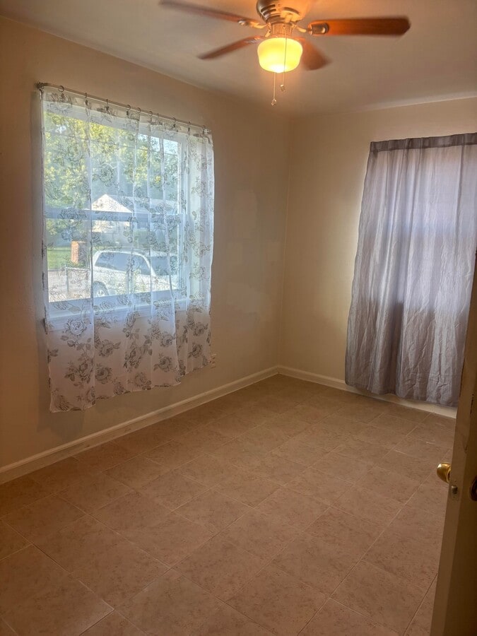 Photo - 3350 Sheridan Rd