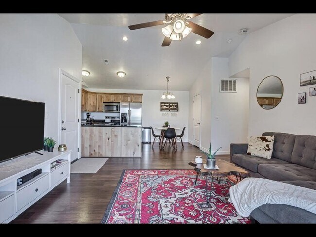 Photo - 986 W 270 S Unidad Apt 304