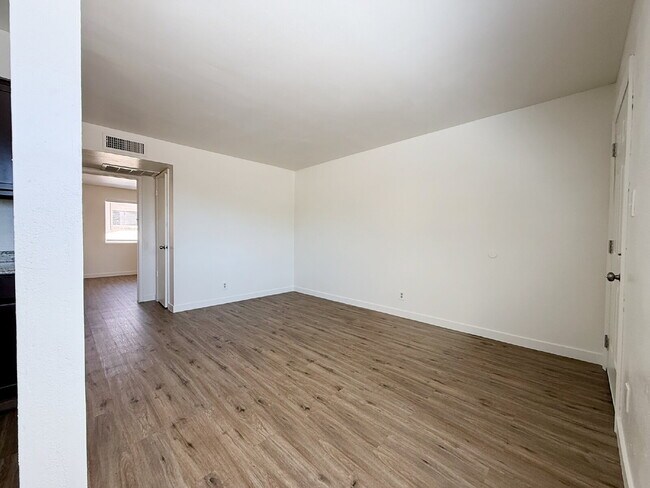 Photo - Fully Remodeled 2-Bedroom Townhome in Prim... Unit 4