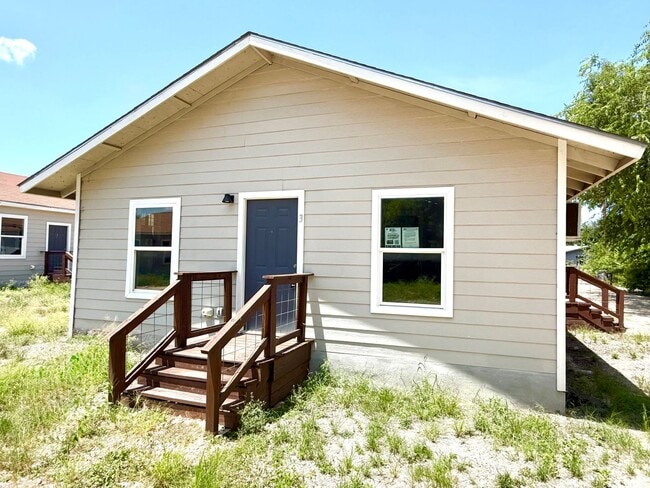 Building Photo - 2630 Observation Dr Unit 3