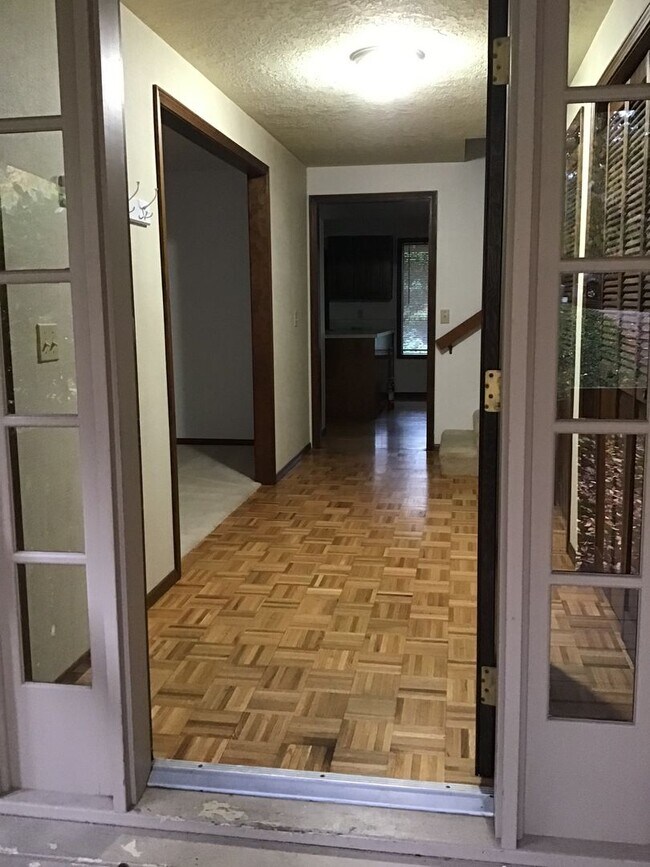 Photo - Charming 4 Bed 2.5 Bath Pet Friendly Home.