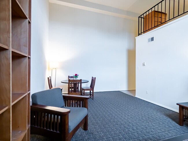 Sala de estar - 207 S Patrick St