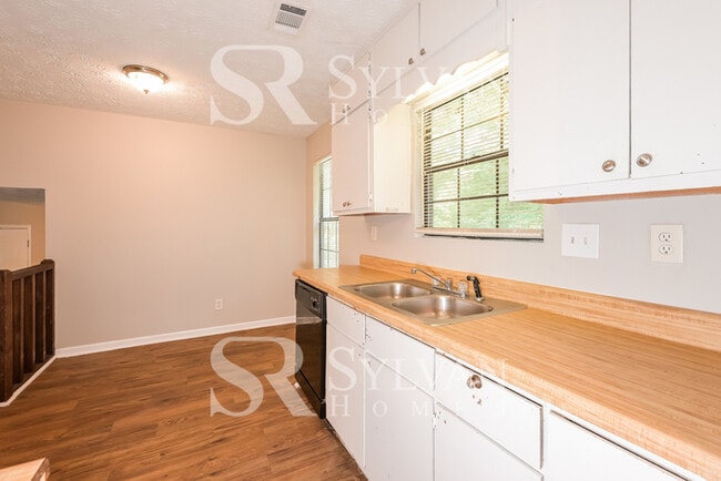 Photo - Spacious 3BR 2.5BA Home Awaits You!