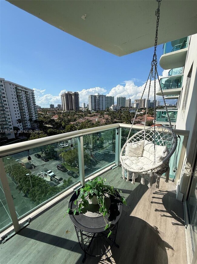 Photo - 19370 Collins Ave Unit 912