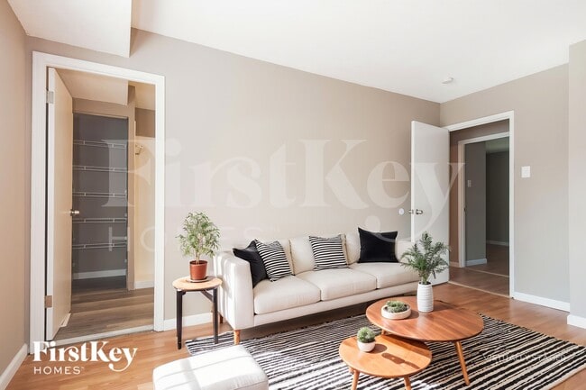 Photo - 9553 Winkler Dr