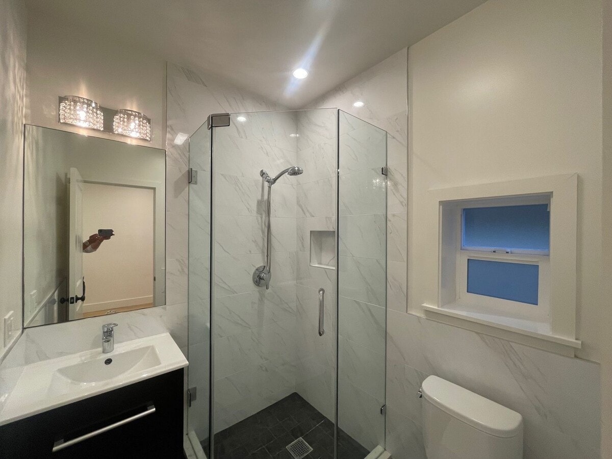 Photo - Nice and clean studio proximate to SFSU/SFCC (1st month rent free if qualified) Unit Rm 3