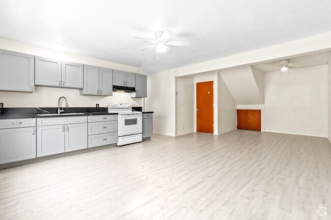 Building Photo - Newly renovated 3/1 with 2 Parking stalls Rental