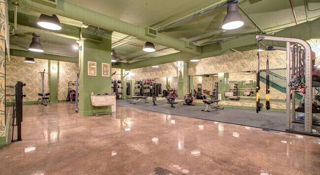 Photo - 1135 W Winona St