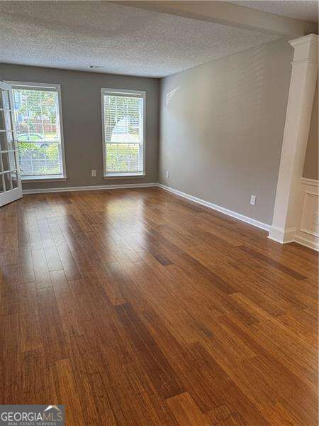 Photo - 325 Bramford Way NW