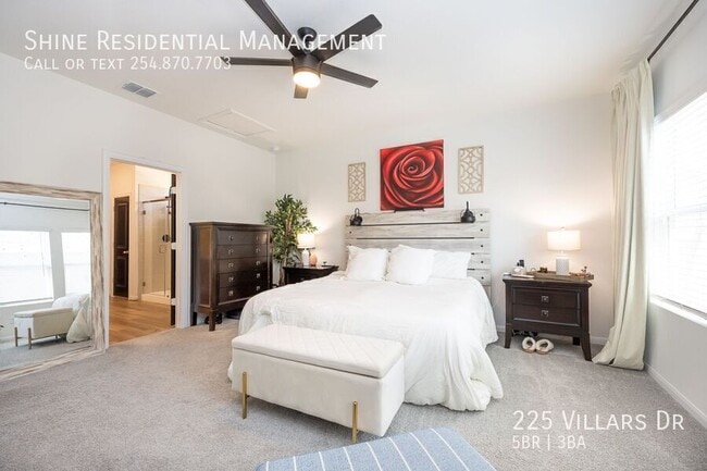 Photo - 225 Villars Dr