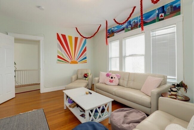 Building Photo - 62 Algonquin Rd Unit Apt 1