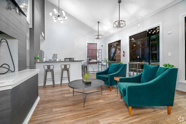 Building Photo - Alamo Park