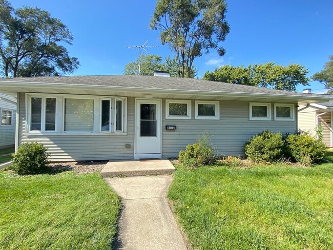 Building Photo - Updated 3 Bedroom Home in Highland, IN