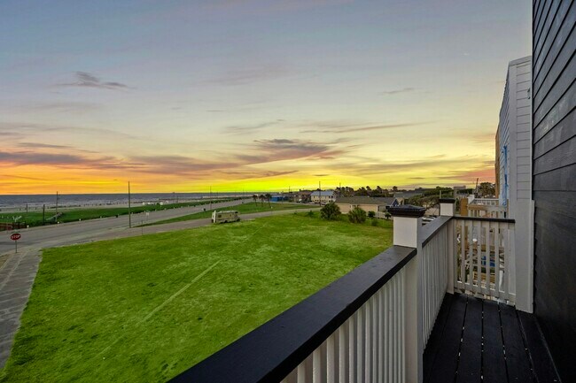 Photo - 801 Avenue K Unit F