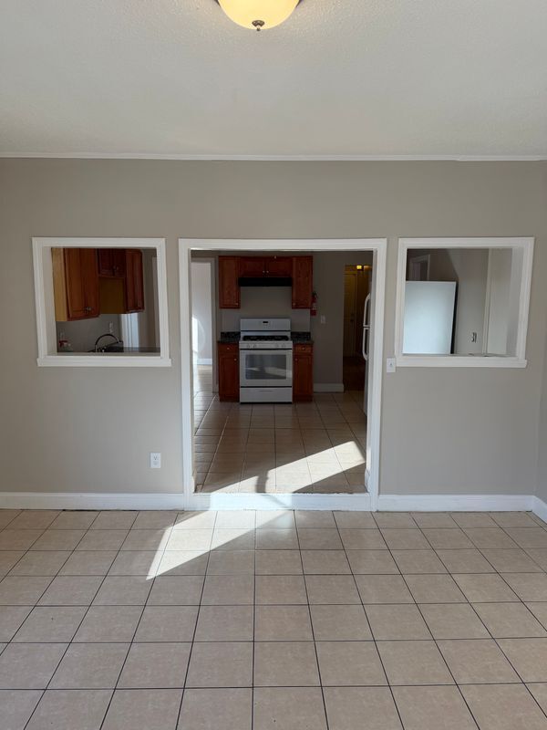 Photo - 171 Capen St