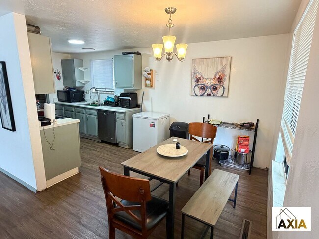 Photo - 2BD/1BA Home with Great Outdoor Space!