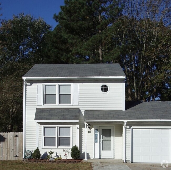 Building Photo - 10 Upton Cir Rental