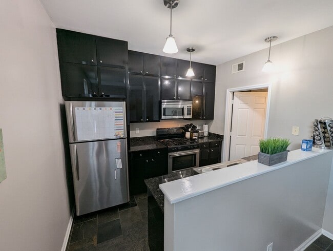 Building Photo - Fully Furnished Shaw Sanctuary **Half off ... Rental