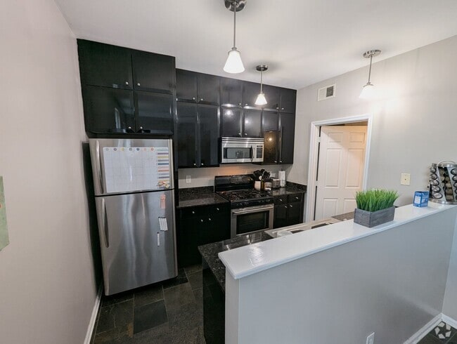 Building Photo - Fully Furnished Shaw Sanctuary Rental
