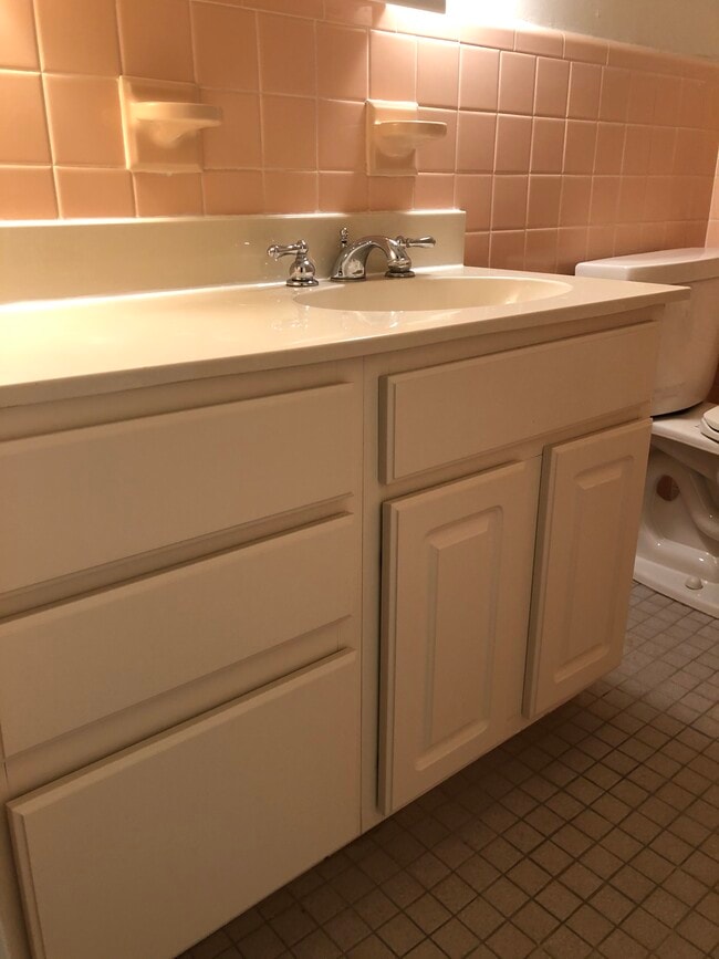 6850 Wuerpel St Unit Lake View 2 Bed