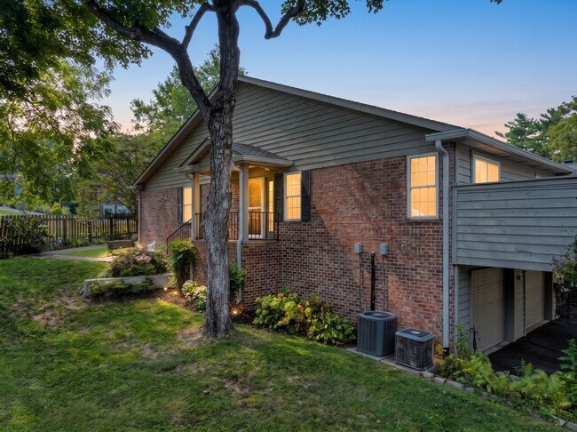 Photo - 325 Autumn Chase Dr