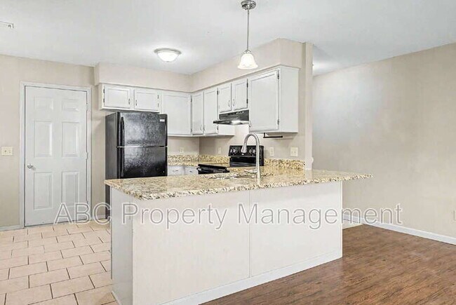 Photo - 3033 Mica St