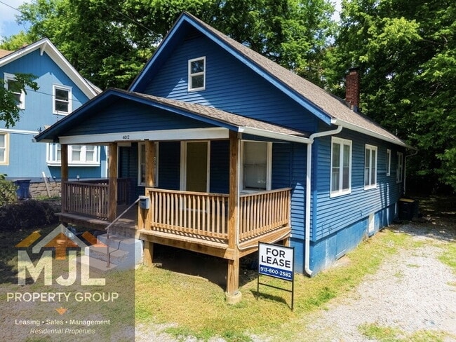 Photo - Updated 3 Bedroom / 1 Bath Home In KCMO *READY NOW*