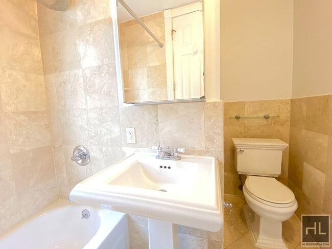 Photo - Perry Street Unidad 5