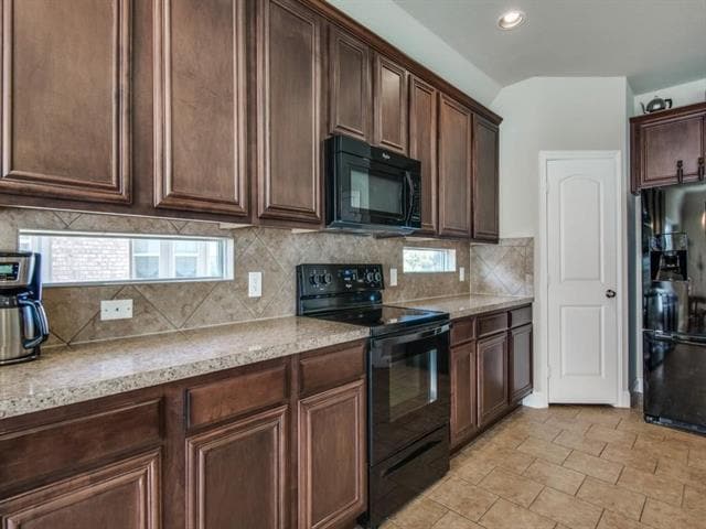 Photo - 144 Mill St