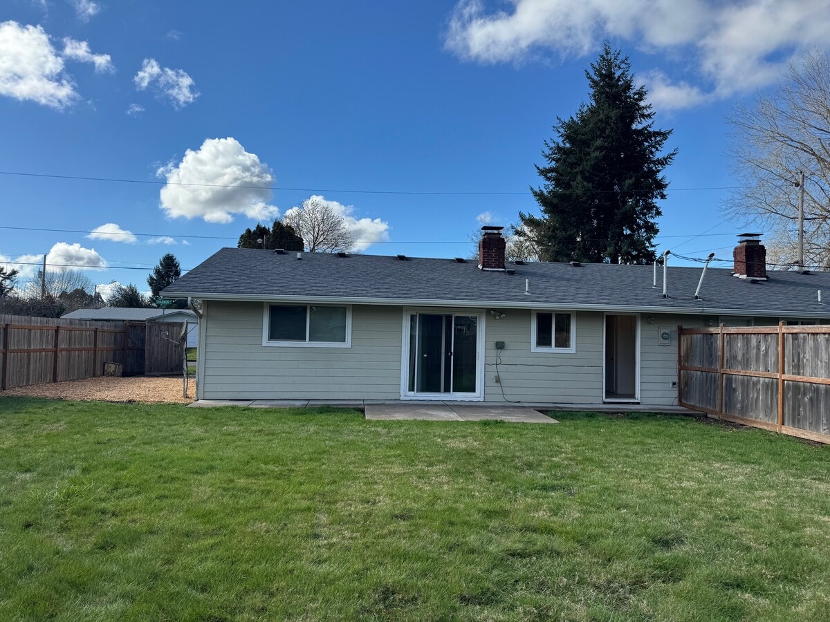 Photo - 3945 Shannon St