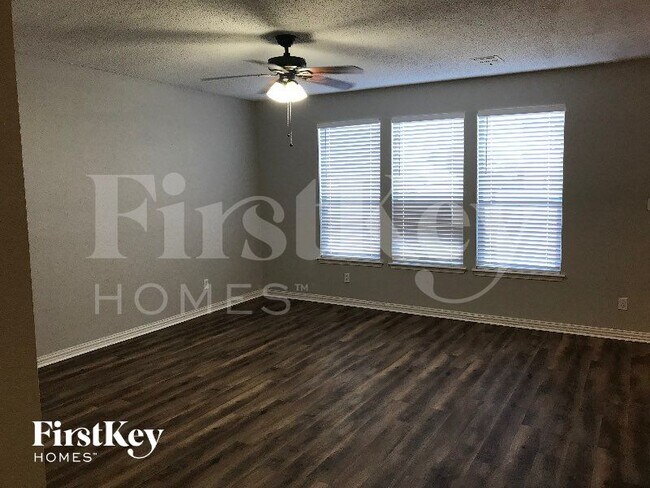 Photo - 4817 Palm Ridge Dr