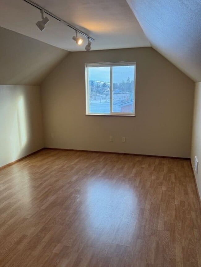 Photo - Cute studio apartment ready for move in