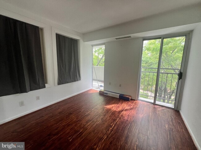 Photo - 700 7th St SW Unit 607