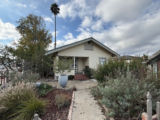 Building Photo - Old Town Orcutt Charm