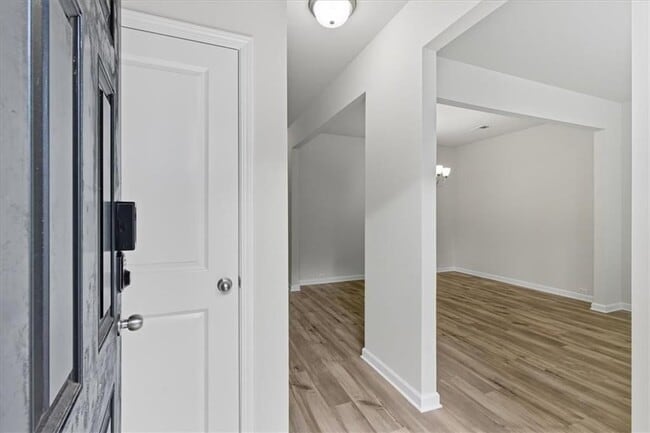 Photo - 2832 Saratoga Lake View