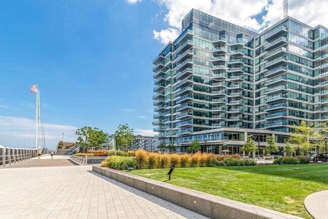 Building Photo - 50 Liberty Drive Unit 12F