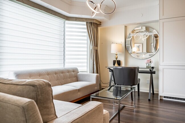 Photo - 155 Yorkville Ave Unit ID1045460P