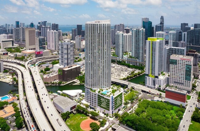 Building Photo - Flow Brickell Rental