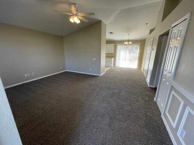 Photo - 5177 Andris St