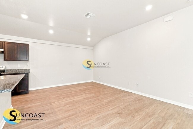 Photo - 391 Greenbriar Blvd