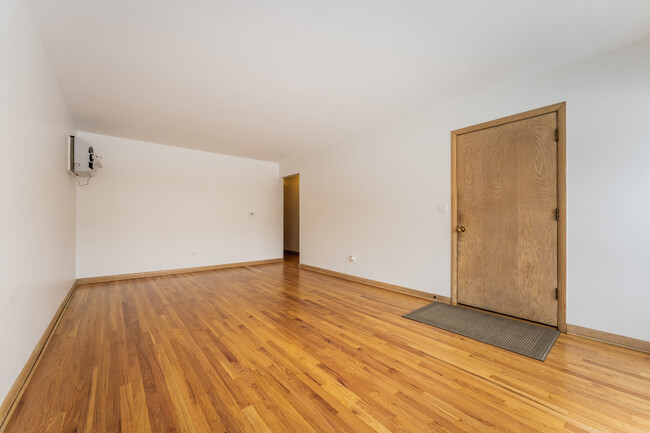 Photo - 4936 N Marmora Ave Unidad 1